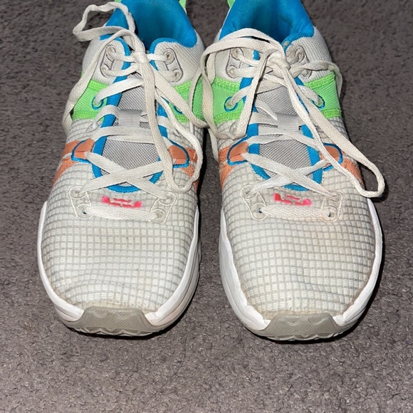 Nike LeBron Multicolor Sneakers - Picture 5 of 7